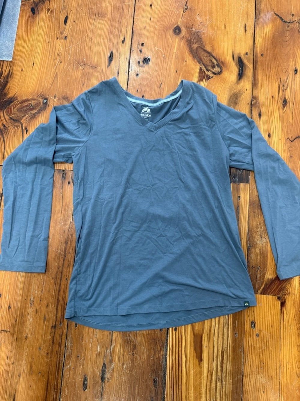 EMS eastern mountain sports Gray V‑Neck Techwick Long Sleeve Top Size Large